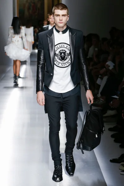Look 77